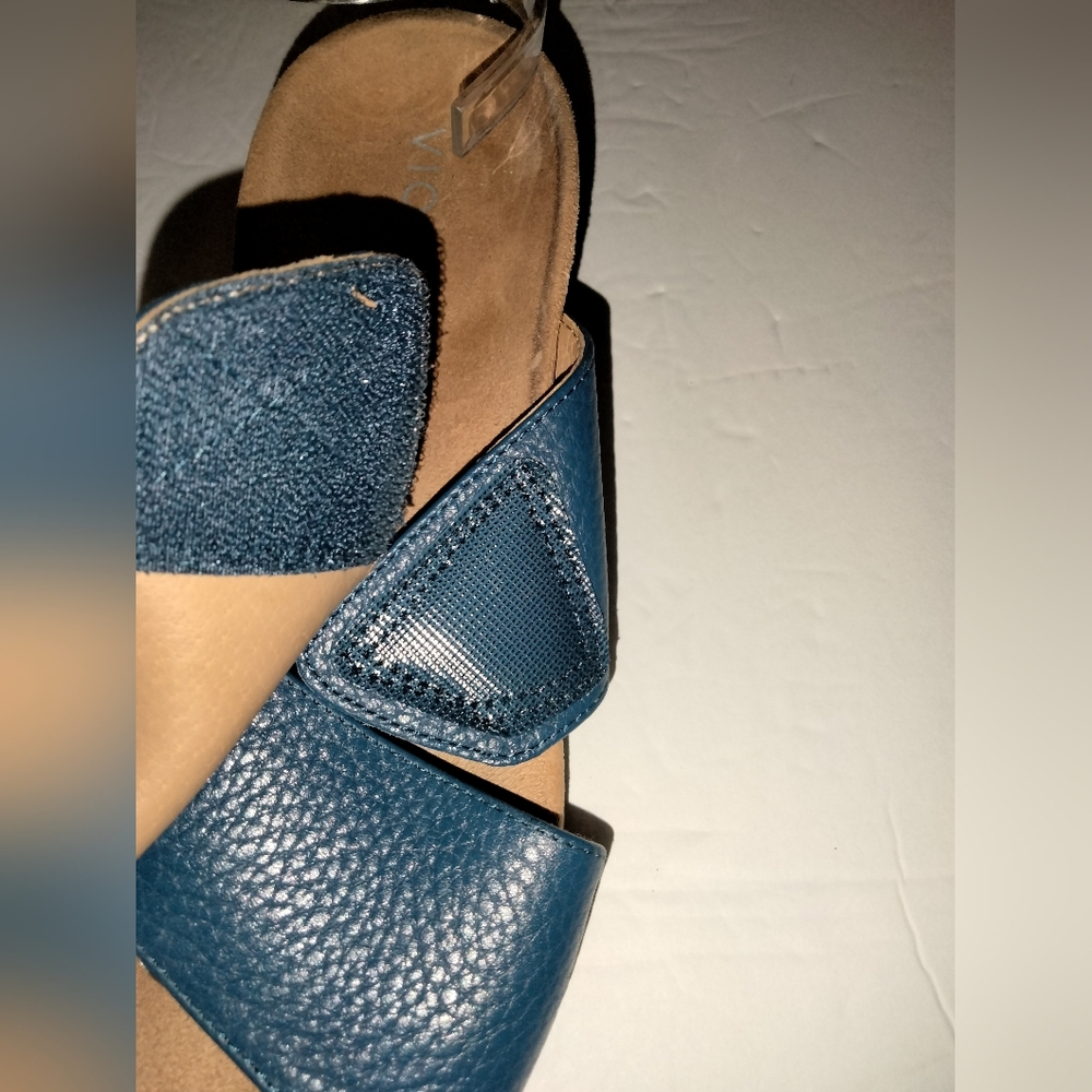 Vionic (Sz 9.5) Blue & Tan Adjustable Crisscross Strap Leticia Open Toe Sandals - Picture 5 of 14